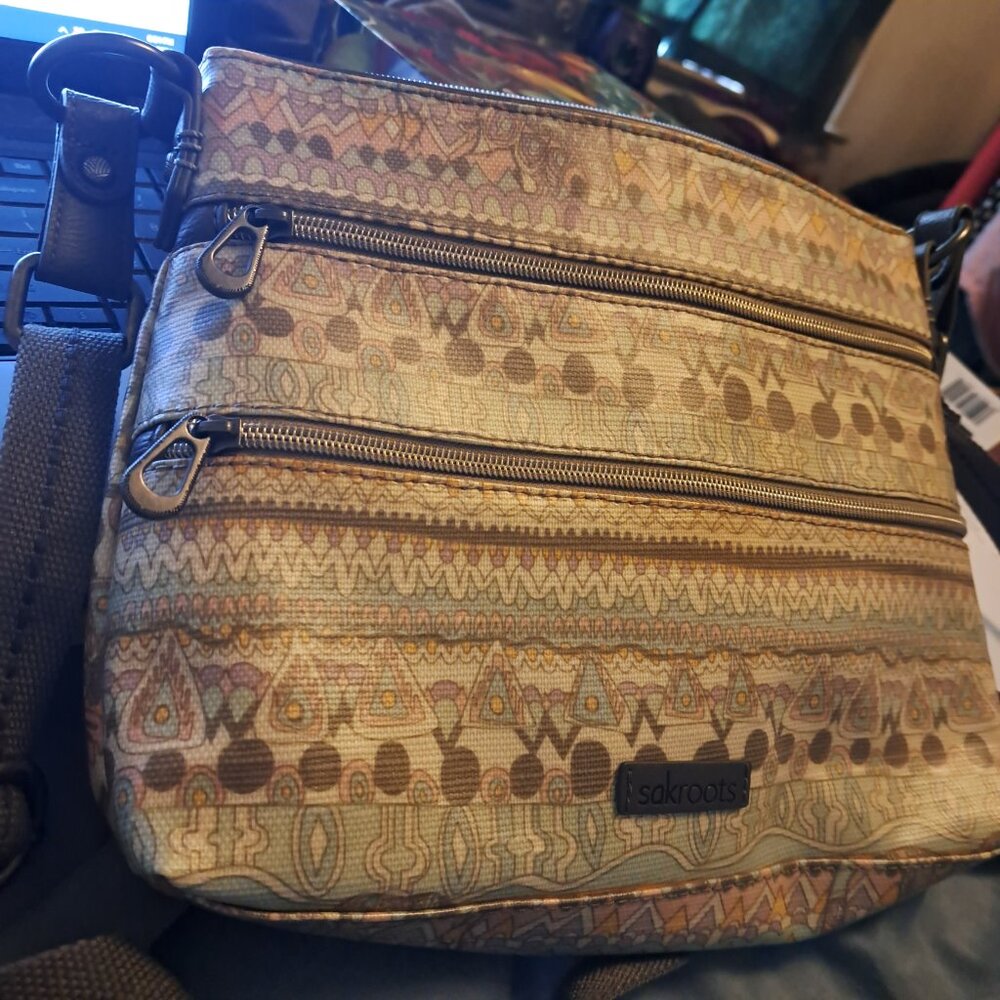 Sakroots One World Peace Artist Circle Crossbody Bag - Picture 3 of 3